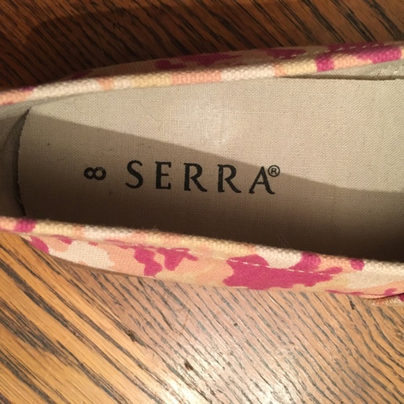 SERRA RUX sz8, pink/raspberry/tan camouflage print flats. New. Builtin stretch V - Picture 3 of 5